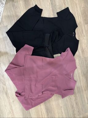 Women's V-Neck Scrub Set — Mauve & Black